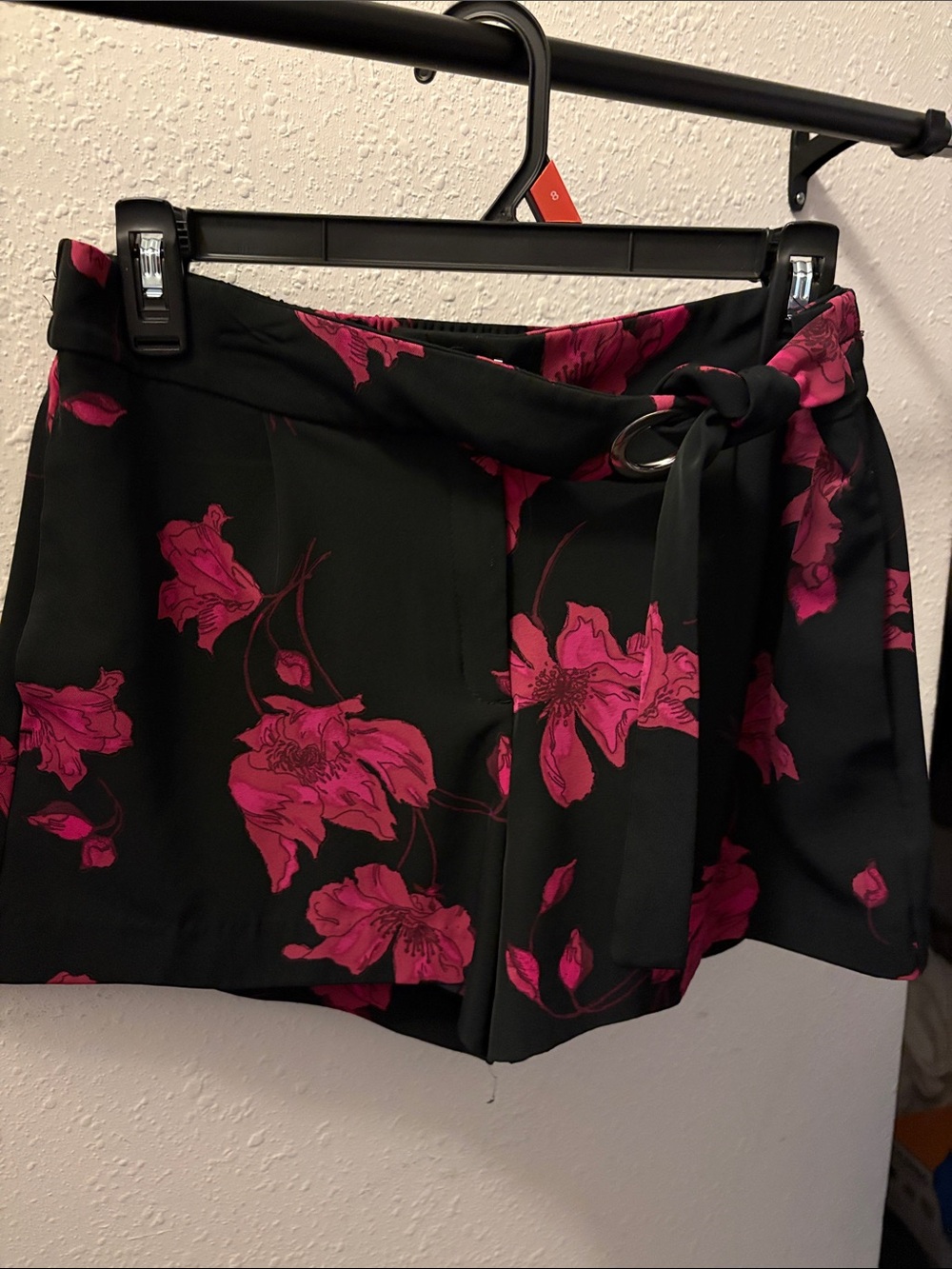 Dynamite Women’s Black Floral Tie-Belt Shorts - Pink Print